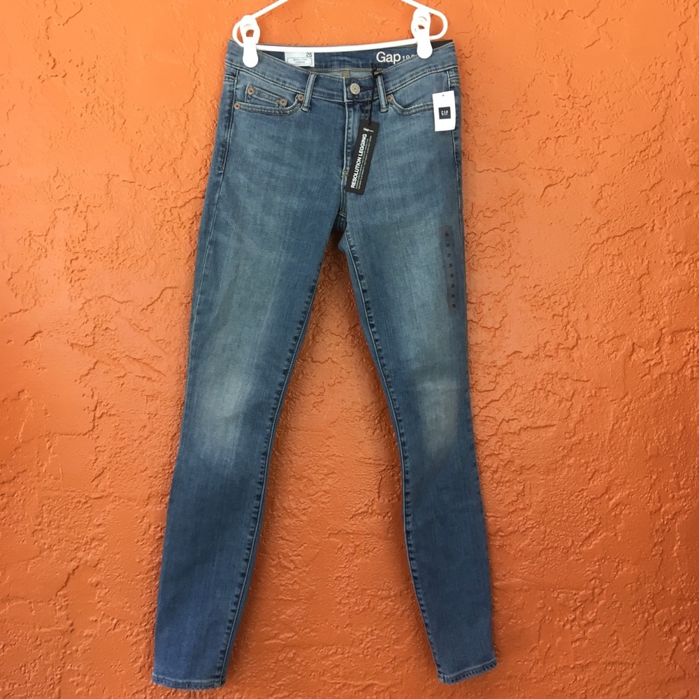 NWT Gap Resolution Legging Jeans Size 25